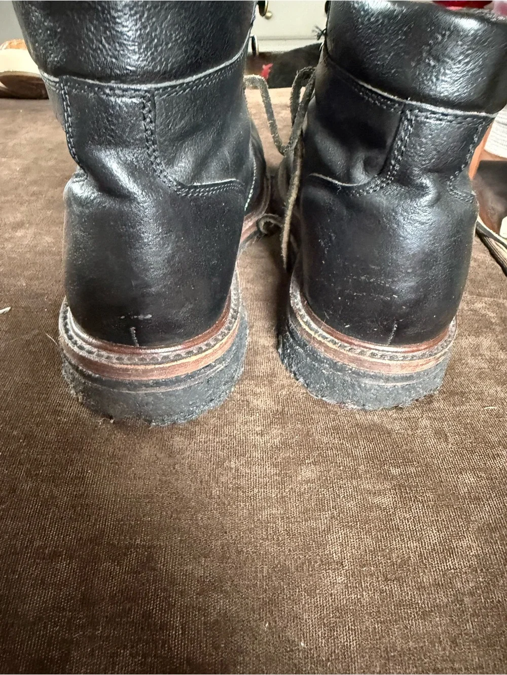 Frye Black Leather Lace-Up Men's Boots with Brown Welt size 8